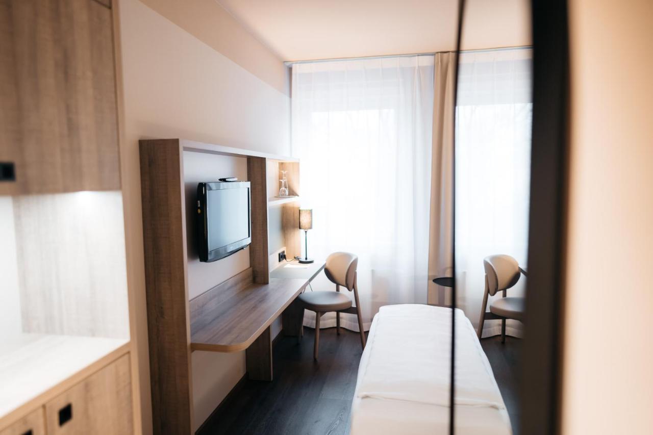 City Park Hotel Frankfurt  Ngoại thất bức ảnh